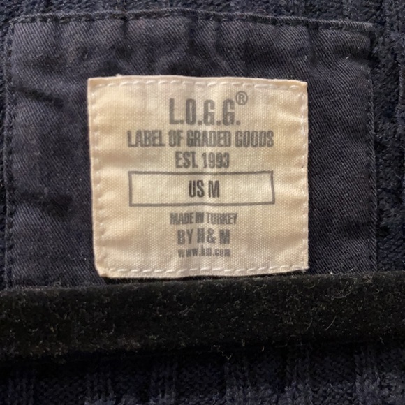 Cable knit V-neck sweater - Picture 2 of 3